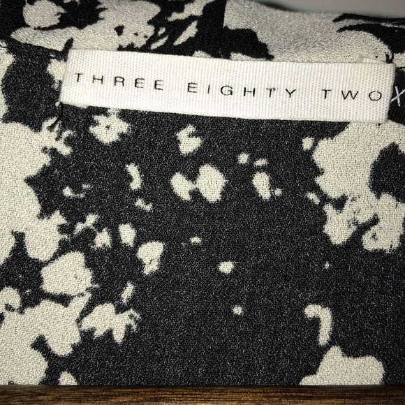 Three Eighty Two Black & White Floral Blouse B13 - Picture 4 of 6